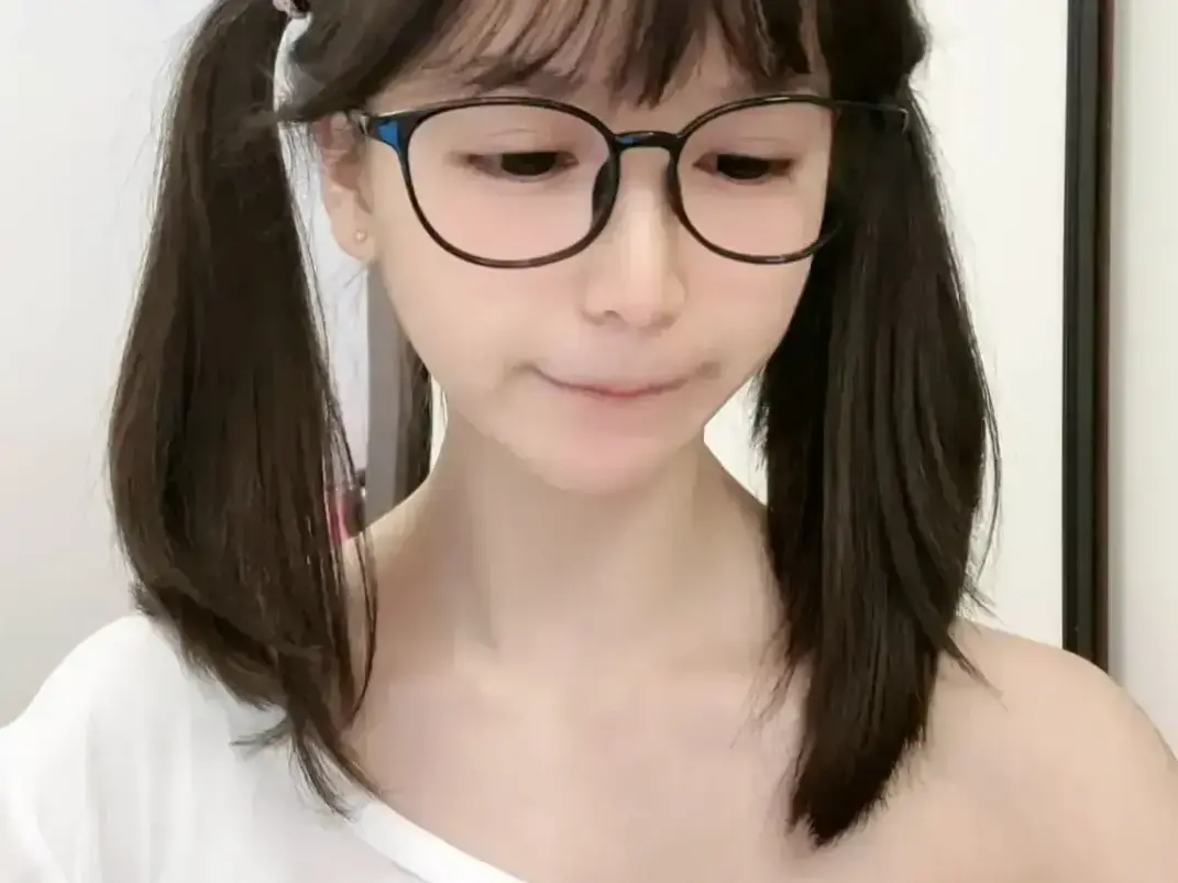 《萌小栖》天才交易员咯咯哒vlog原视频无删减全集 - 免费在线观看 - 完整版极速获取 - 资源下载