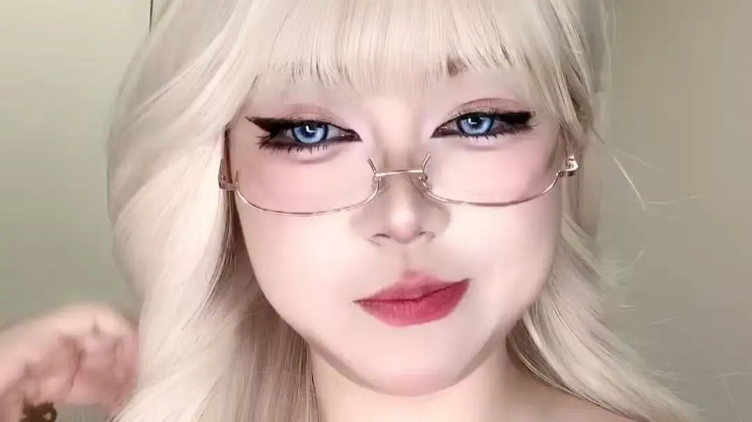 阿黑颜系列vlog暗系顶流大赛每日连更-无删减HD高清在线观看-夸张情绪通用外壳解析-阿黑颜系列vlog暗黑美学沉浸祭全集免费看