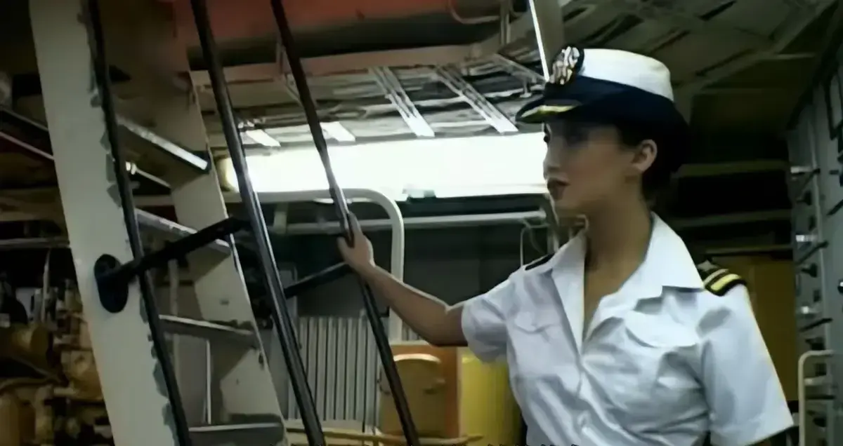 《军舰上的女兵》全集高清完整版无删减在线播放-《军舰上的女兵》HD高清中字版免费看-卡楚米领衔主演网盘下载